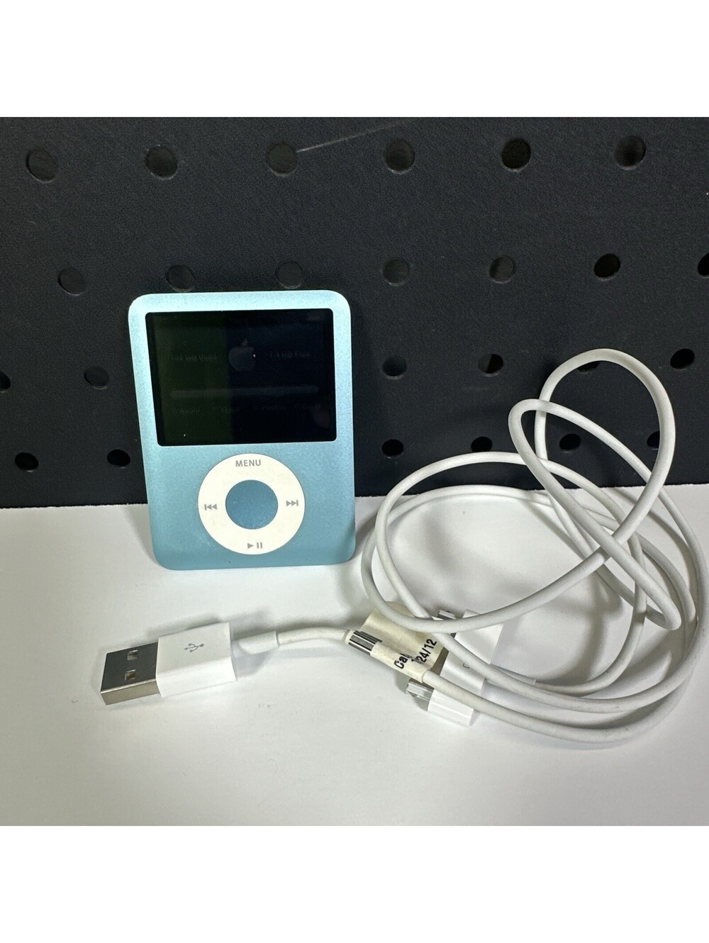 Apple iPod Nano 3rd Generation 8GB Blue A1236 Tested Working MB2249LL